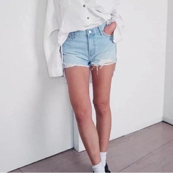 ✨3/$20 Urban Outfitters BDG Girlfriend High Rise Jean Shorts - Picture 2 of 8